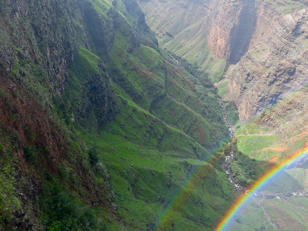 Waimea Canyon by Helikopter