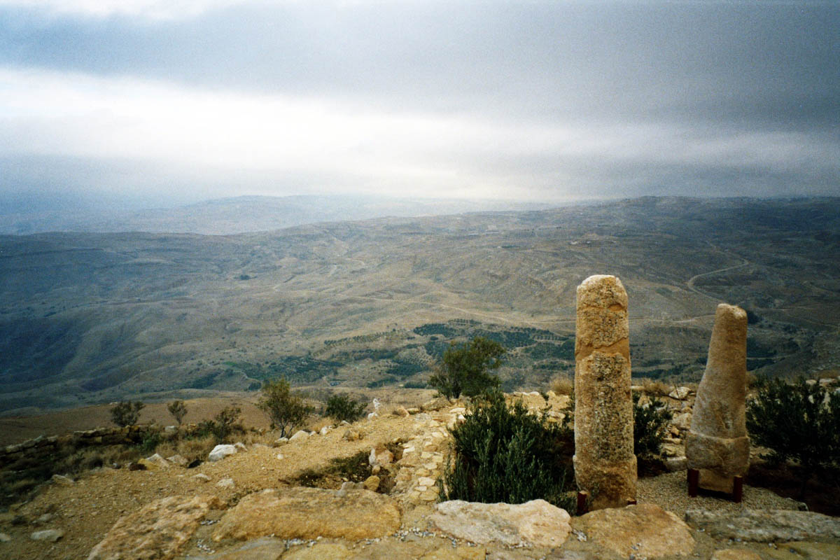 Rmische Meilensteine auf Nebo