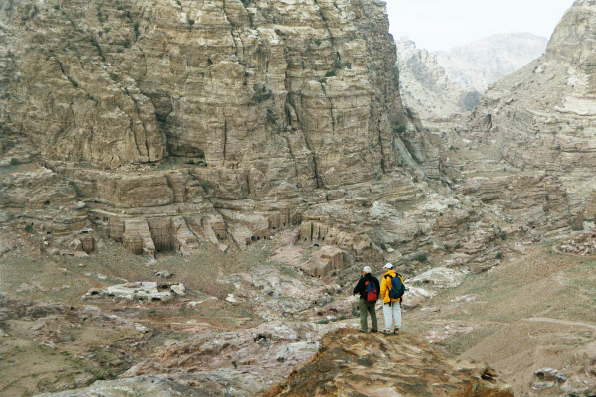 Blick hinab auf Petra