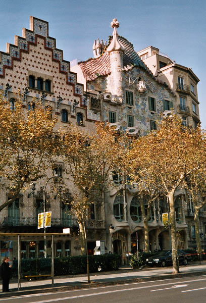 Front der Casa Battlo